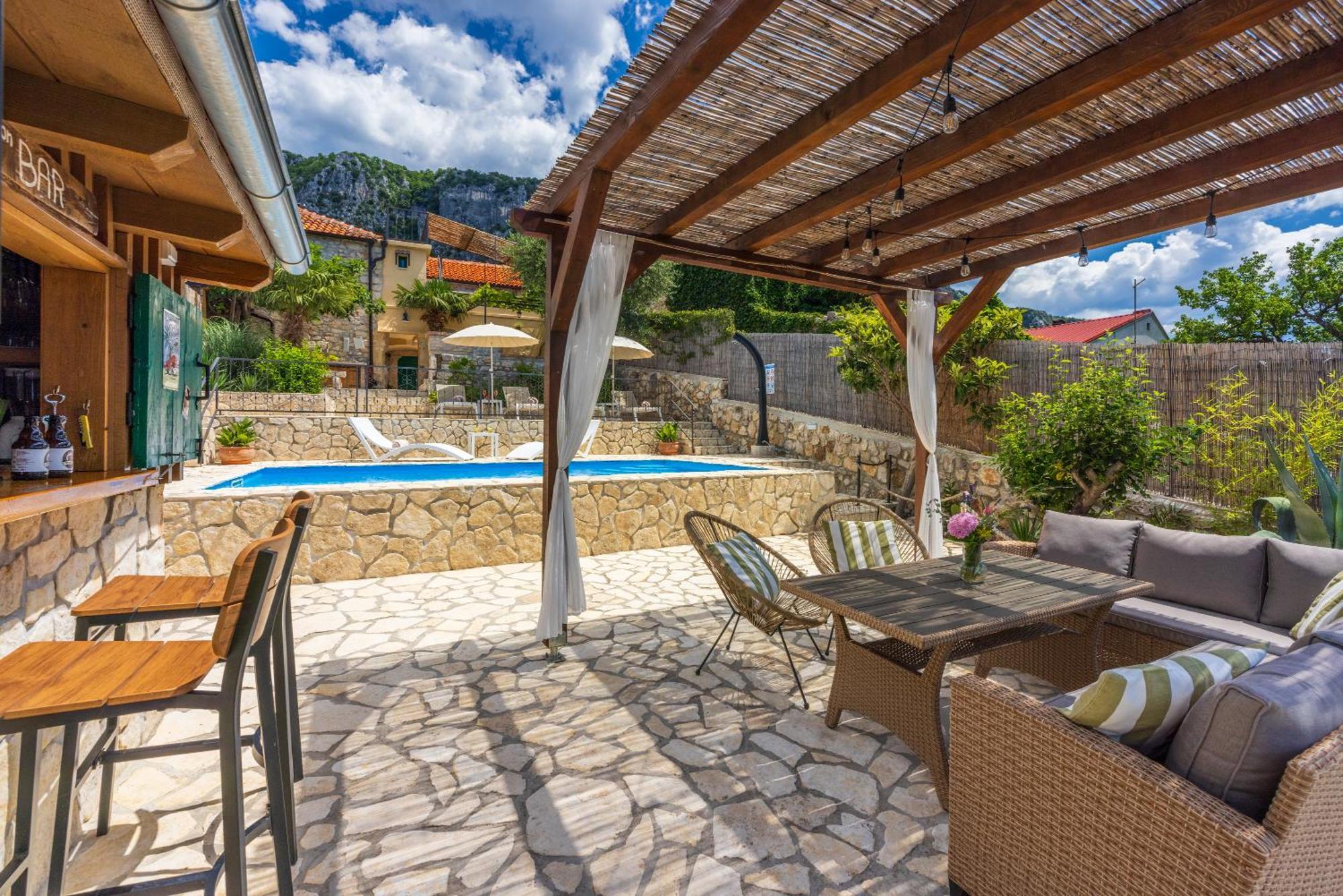 Villa Cocoon - Vacation Home With Heated Pool & Garden Bribir  Bagian luar foto