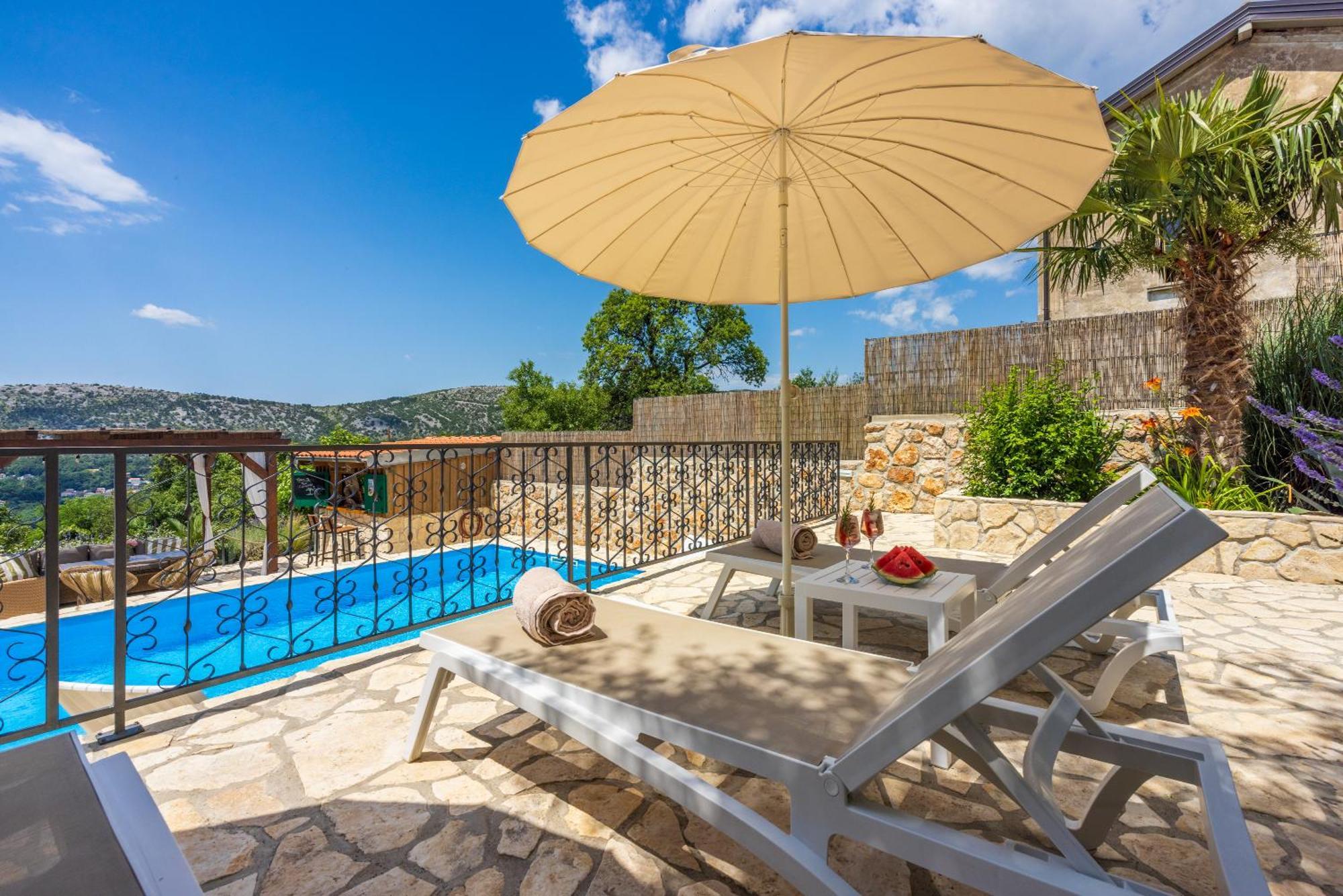 Villa Cocoon - Vacation Home With Heated Pool & Garden Bribir  Bagian luar foto