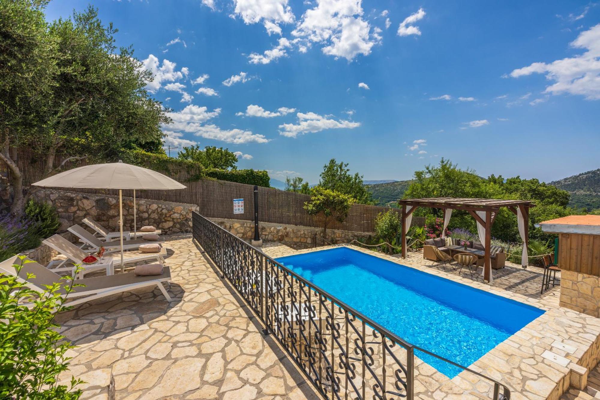 Villa Cocoon - Vacation Home With Heated Pool & Garden Bribir  Bagian luar foto