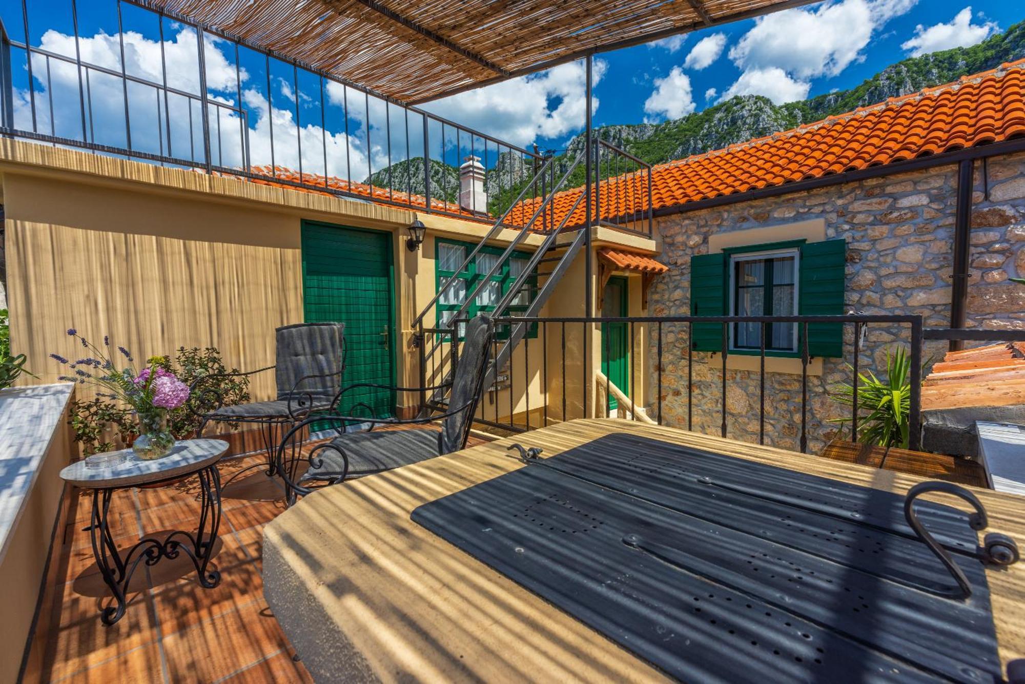 Villa Cocoon - Vacation Home With Heated Pool & Garden Bribir  Bagian luar foto