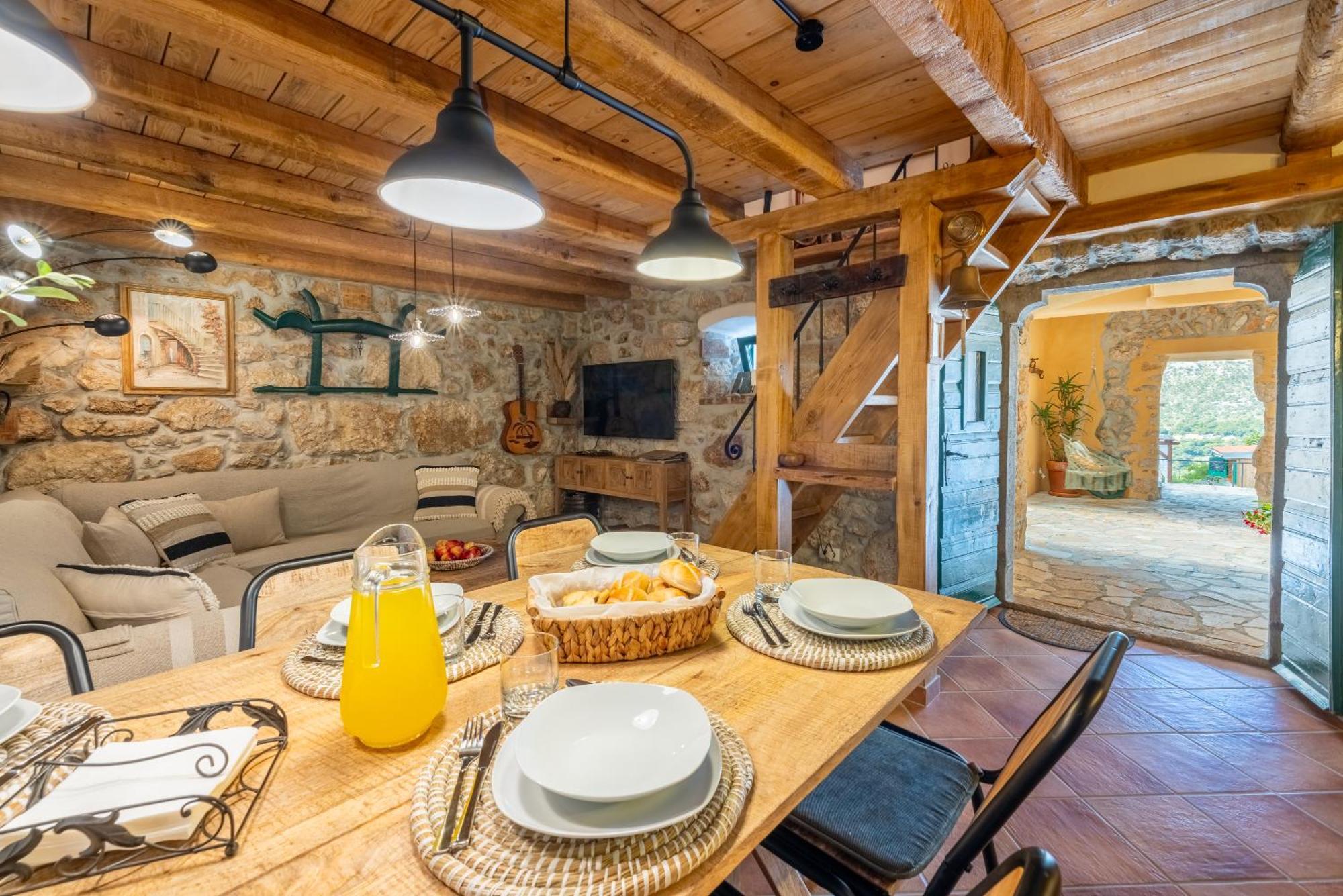 Villa Cocoon - Vacation Home With Heated Pool & Garden Bribir  Bagian luar foto