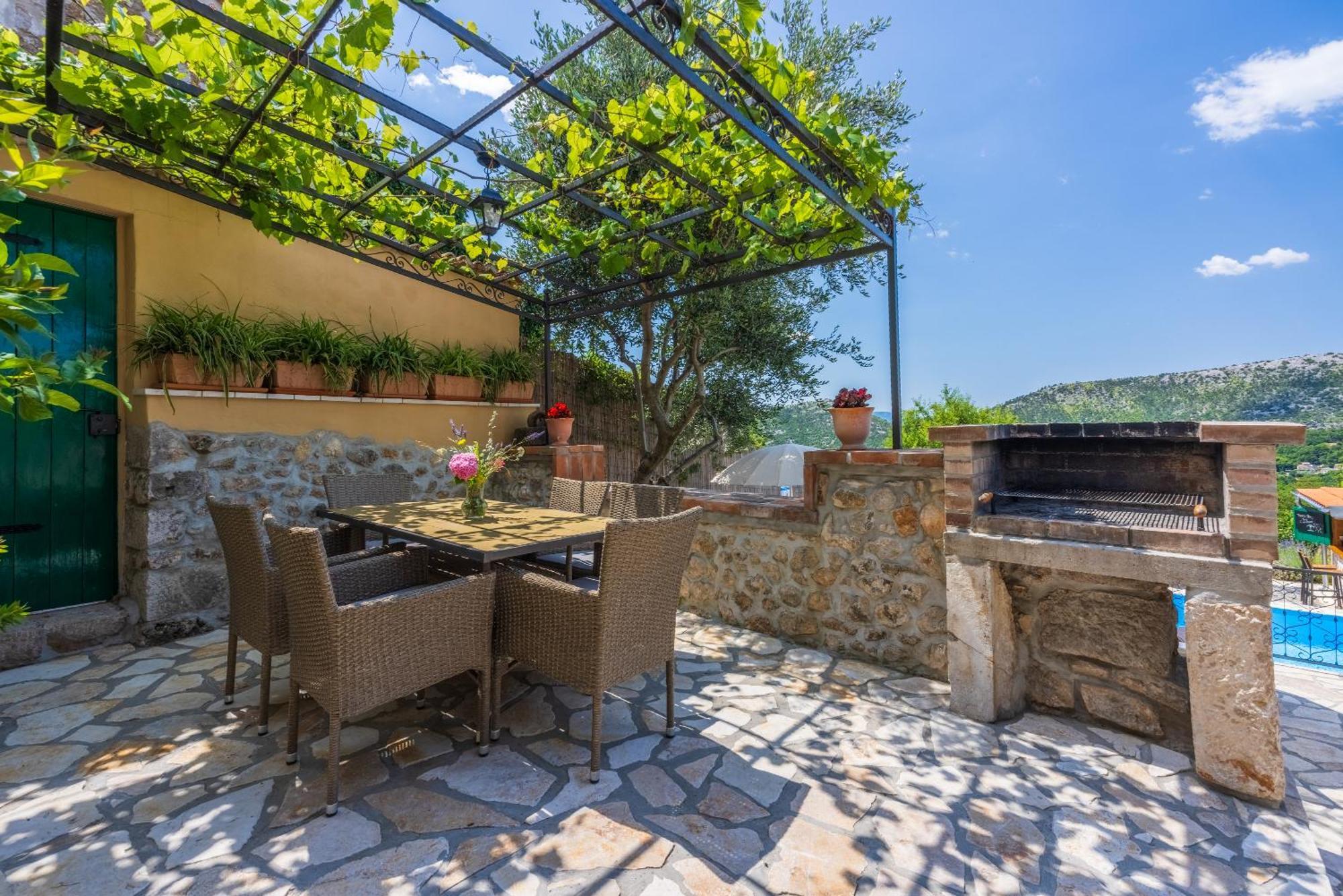 Villa Cocoon - Vacation Home With Heated Pool & Garden Bribir  Bagian luar foto