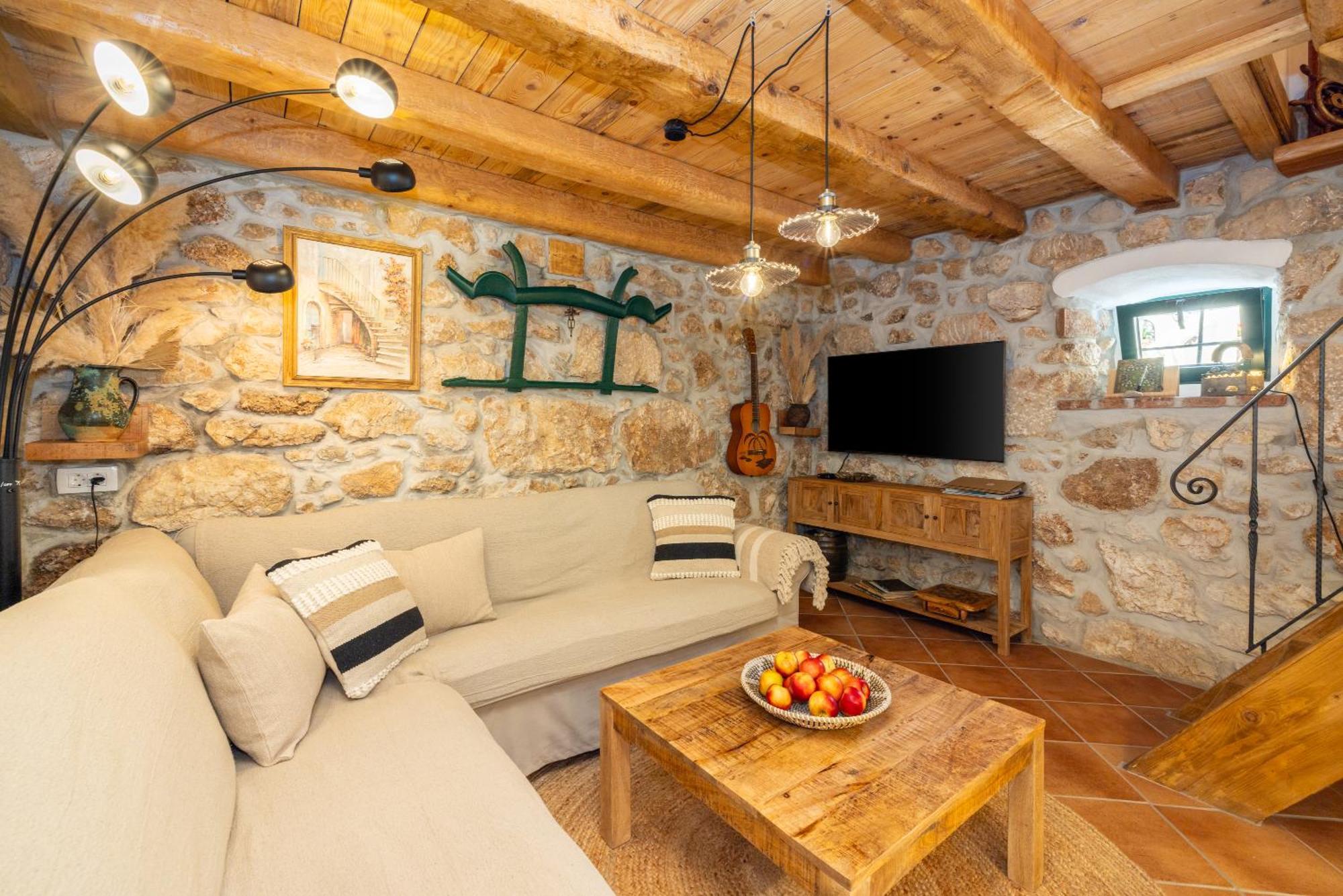 Villa Cocoon - Vacation Home With Heated Pool & Garden Bribir  Bagian luar foto